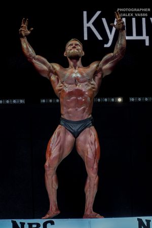 CLASSIC PHYSIQUE